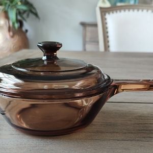 Vision Corningware w/2'' PYREX lid P81 C . 5L